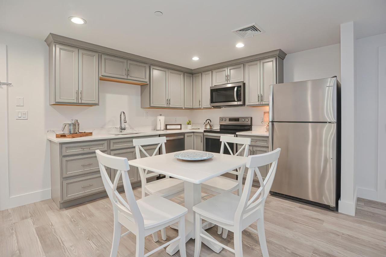 Downtown Plymouth Waterfront Luxury Condos Екстер'єр фото
